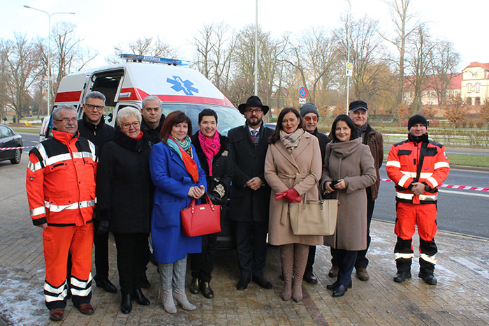 Ilustracja do informacji: Nowy ambulans w powiatowym Szpitalu Na Wyspie w Żarach!