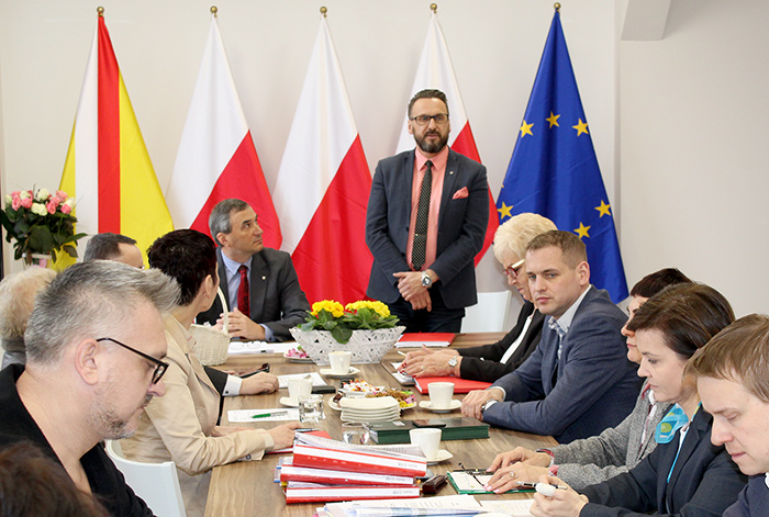 Ilustracja do informacji: Komisja Budżetu i Finansów Urzędu Marszałkowskiego