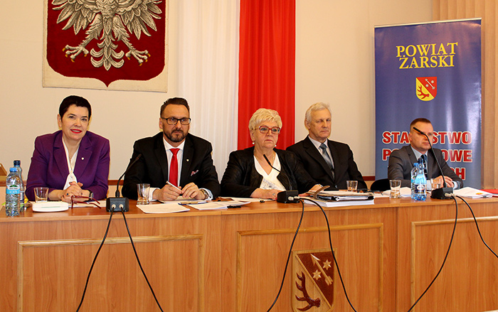 Ilustracja do informacji: XXXVII sesja Rady Powiatu Żarskiego