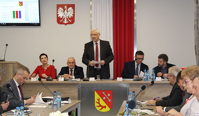 Ilustracja do informacji: Rada Powiatu Żarskiego uchwaliła budżet na 2019 rok