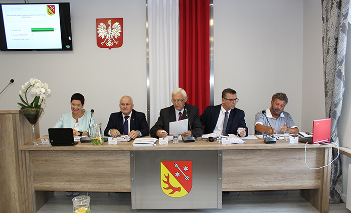 Ilustracja do informacji: IX sesja Rady Powiatu Żarskiego