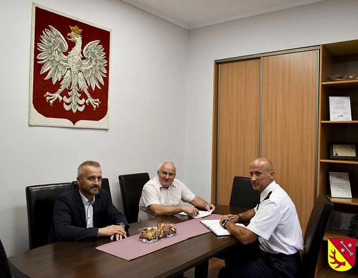 Ilustracja do informacji: Spotkanie Starosty i Członka Zarządu z Komendantem Powiatowej Państwowej Straży Pożarnej w Żarach