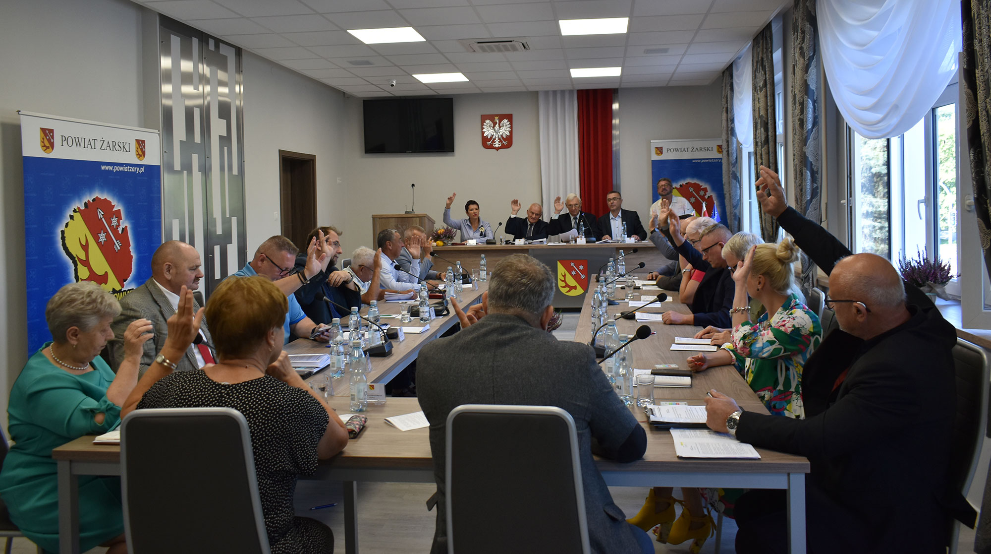 Ilustracja do informacji: XLVI sesja Rady Powiatu Żarskiego 